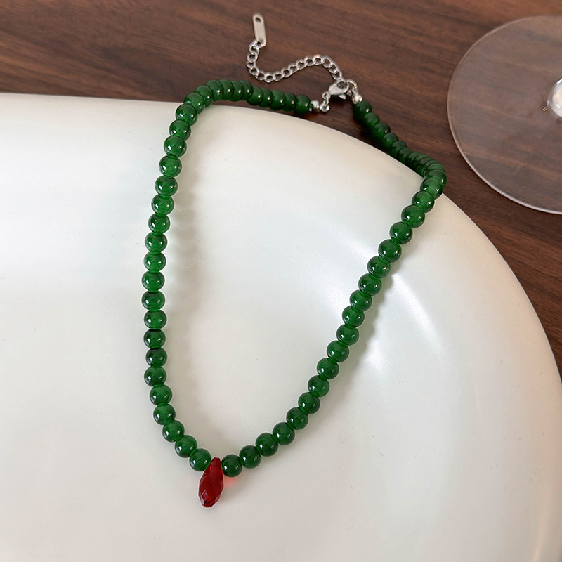 Vintage Green Beaded Necklace  - Vintage Fashion Looks review and price