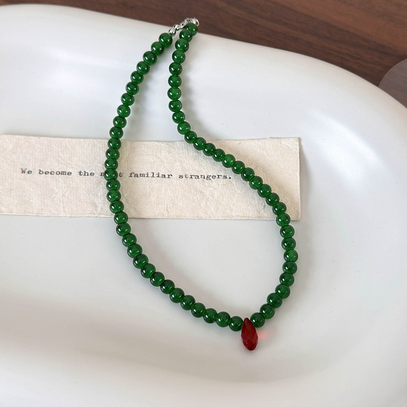 Vintage Green Beaded Necklace  - Vintage Fashion Looks review and price