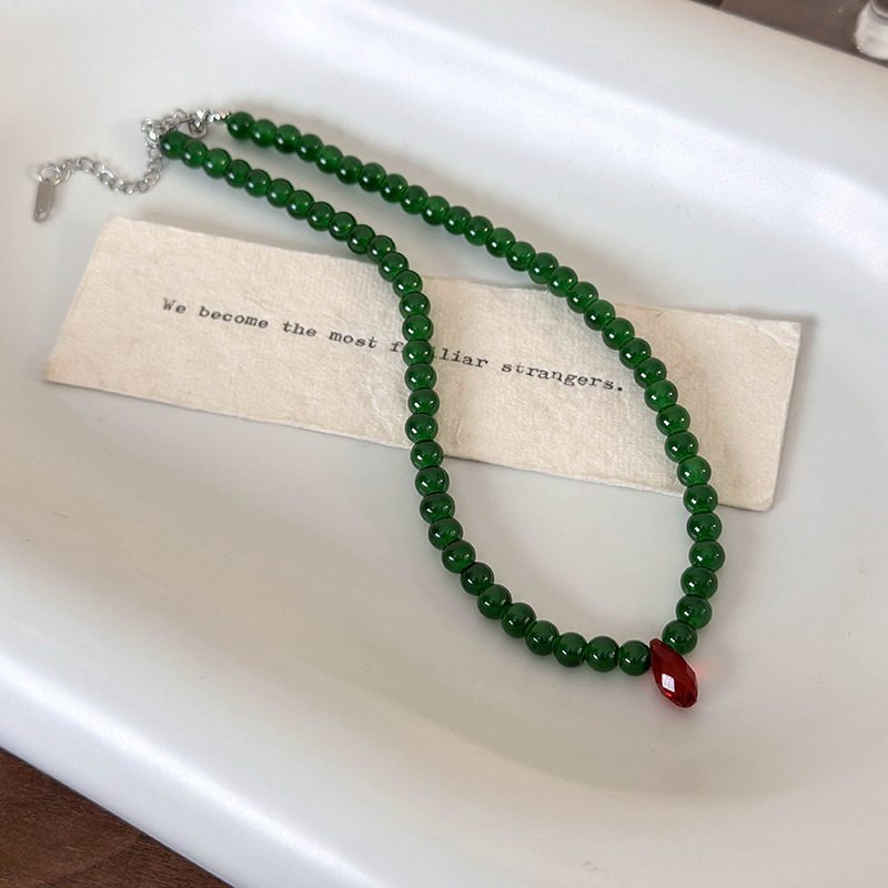 Vintage Green Beaded Necklace  - Vintage Fashion Looks review and price